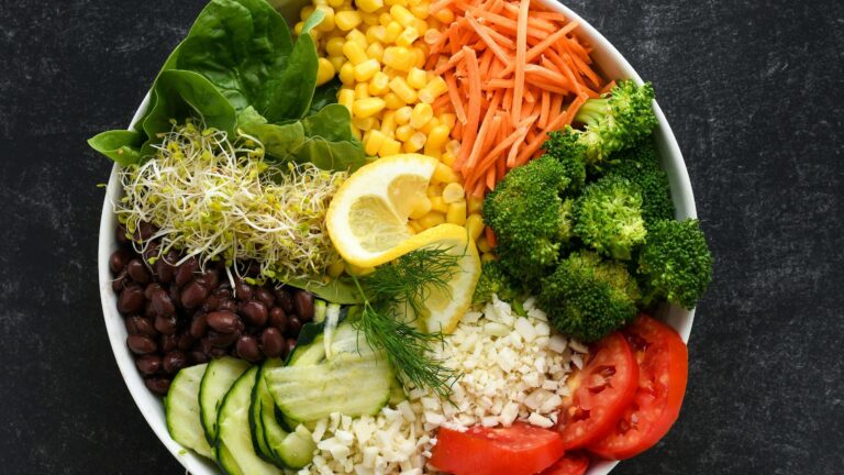 Czy dieta wegetariańska w cukrzycy jest bezpieczna? Poznaj 5 najczęstszych błędów i dowiedz się, jak prawidłowo bilansować posiłki roślinne, aby stabilizować glikemię.